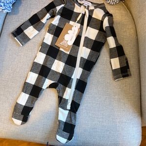 Angel dear NWT black buffalo check footie NB